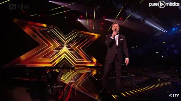 Dermot O'Leary présente la finale de "The X Factor" UK 2011