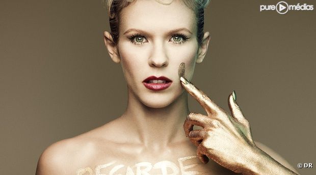 Lorie sur la pochette de l'album "Regarde-moi"