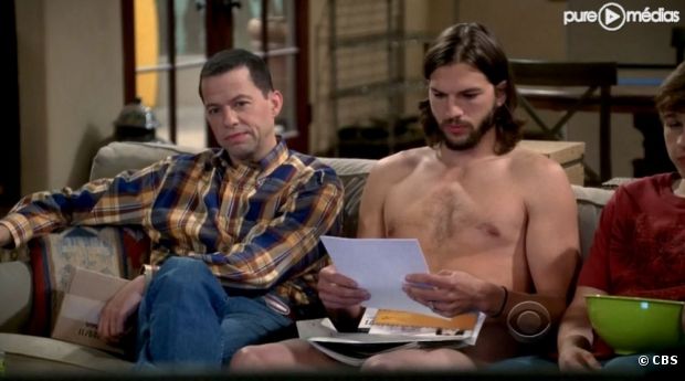 Jon Cryer et Ashton Kutcher dans "Mon Oncle Charlie" saison 9