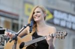 Elodie Frégé réagit à l'affaire France Gall : "Pour Jenifer, je trouve ça vraiment dur"