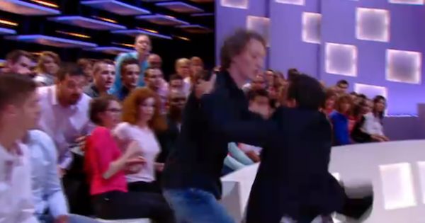 http://static1.ozap.com/articles/5/44/92/35/@/4454028-elie-semoun-se-bagarre-en-direct-sur-le-600x315-1.jpg