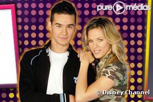 Willy, animateur de Disney Channel Talents avec Lorie, la marraine de l'émission.