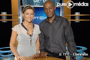 Anne-Sophie Lapix et Harry Roselmack présentent "Sept à huit" sur TF1