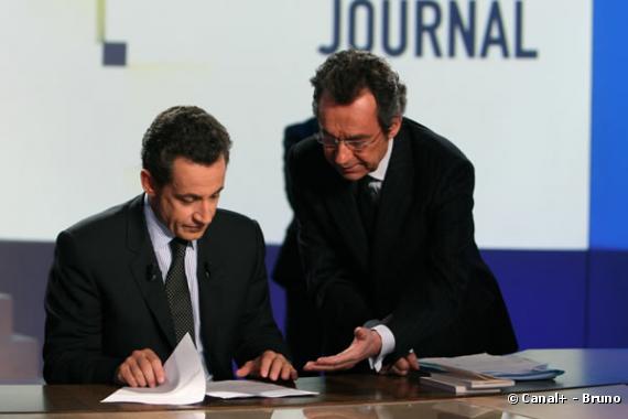 Nicolas Sarkozy et Michel Denisot sur le plateau du "Grand journal de Canal+" le 2 mars 2007