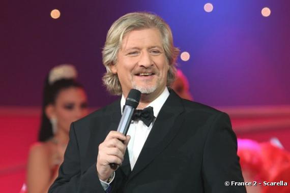 Patrick Sébastien sur le plateau du "Plus grand cabaret du monde"