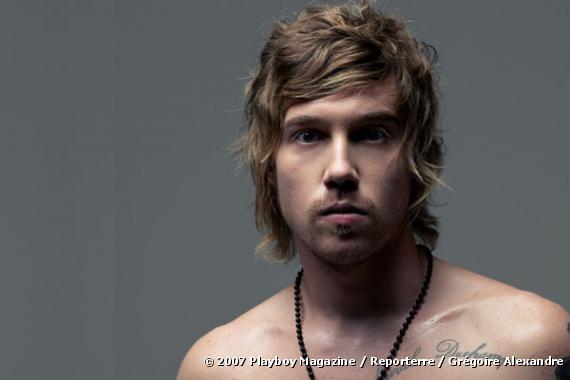 Julien Doré pose pour "Playboy"