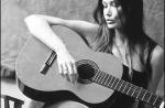 TF1, FR2, Canal+ : la tournée médiatique de Carla Bruni