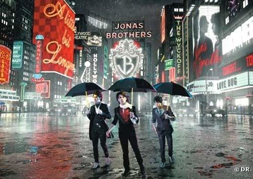 Jonas Brothers - "A Little Bit Longer"