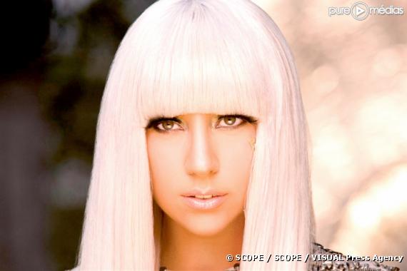 Lady GaGa dans le clip de "Poker Face"