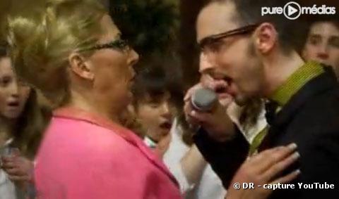 Super Nanny face à Christophe Willem dans le clip de "Berlin"