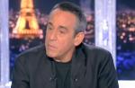 Zapping : Thierry Ardisson ému aux larmes (vidéo)