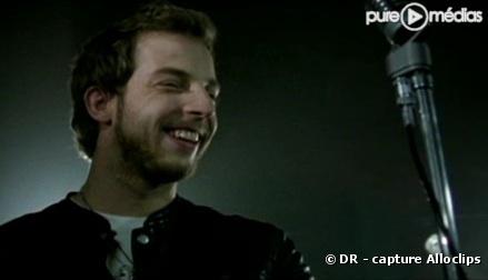 James Morrison dans le clip de "Nothing Ever Hurt Like You"