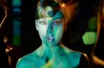 Clip : Alizée chic et colorée dans ses "collines"