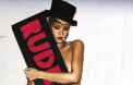 Rihanna sur la pochette de "Rude Boy"