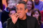 Zapping : Ardisson fume un joint en direct sur Canal+