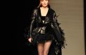 Mylène Farmer défile pour Jean-Paul Gaultier.