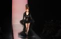 Mylène Farmer défile pour Jean-Paul Gaultier.