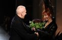 Mylène Farmer défile pour Jean-Paul Gaultier.