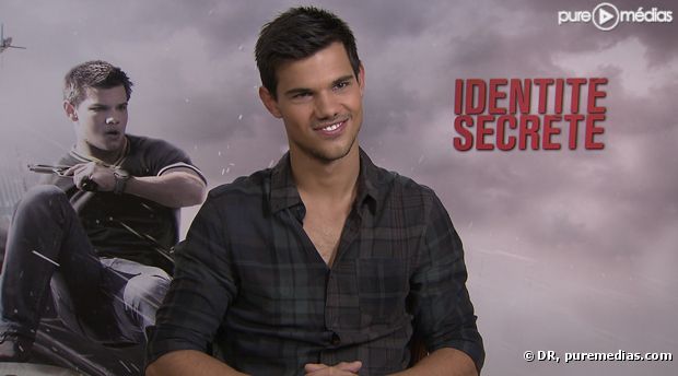Taylor Lautner, interrogé par Charles Decant.