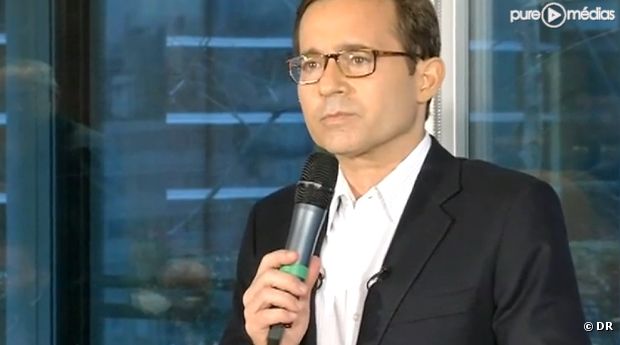 Jean-Luc Delarue annonce qu'il souffre d'un cancer, le 2 décembre 2011 à Paris.