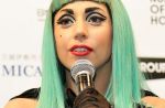 Une ancienne assistante de Lady Gaga attaque la chanteuse