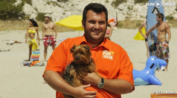 Laurent Ournac dans la série "Camping Paradis" sur TF1
