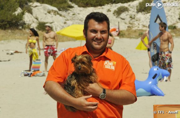 Laurent Ournac dans la série "Camping Paradis" sur TF1