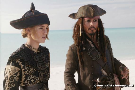 Keira Knightley et Johnny Depp dans "Pirates des Caraïbes, jusqu'au bout du monde"