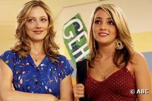 Judy Greer et Jamie Lynn Spears dans "Miss Guided"