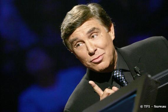 Jean-Pierre Foucault présente "Qui veut gagner des millions ?"