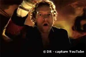 Chris Martin dans le clip de "Viva La Vida"