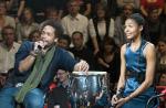 Regardez Gary Dourdan (Les Experts) en duo avec Ayo