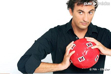 Vincent Couëffé présente "100% Foot" sur M6