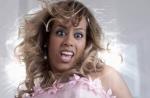 Clip : Amel Bent se "sent bien" et se lâche !