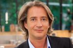 Europe 1 : de la proximité à la mi-journée, du débat et des récits le soir