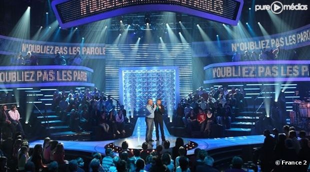 Nagui présente "N'oubliez pas les paroles" sur France 2