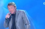 Zapping : Christophe Hondelatte chante pour la première fois à la télé