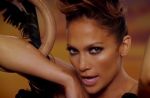 Clip : Jennifer Lopez défile et fait la fête dans "Live it Up"
