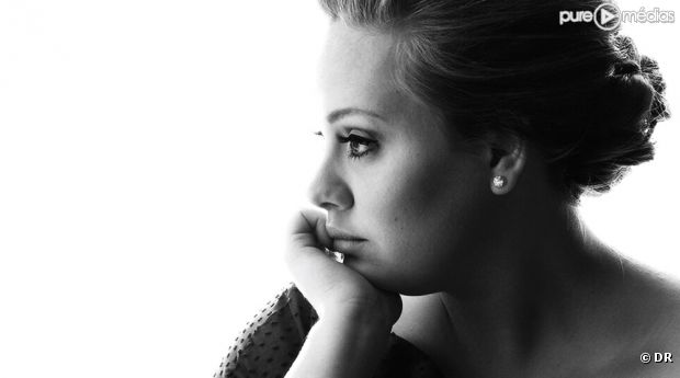 Adele sur la pochette du single "Someone Like You"