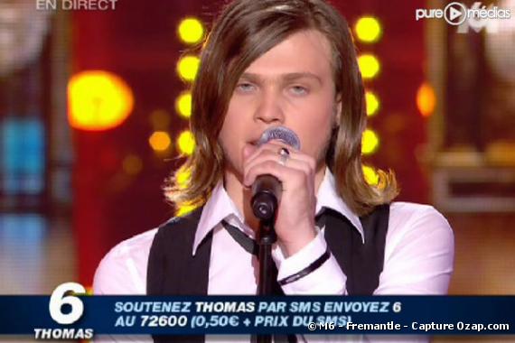 Thomas, candidat à Nouvelle Star, lors du prime du 16 avril 2008.
