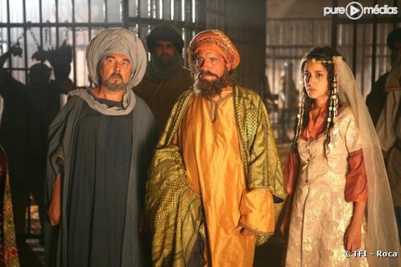 Gérard Jugnot, Amidou et Leila Bekthi dans "Ali Baba" sur TF1.