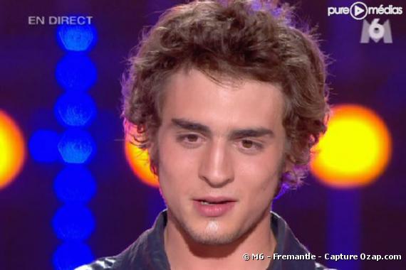 Benjamin, candidat à Nouvelle Star 2008, sur le prime du 7 mai 2008. 