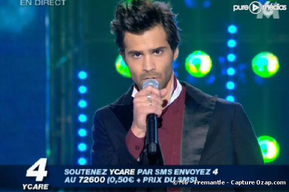 Ycare, candidat à Nouvelle Star, lors du prime du 16 avril 2008.