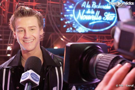 "A la recherche de la nouvelle star" débarque en mars 2003 sur M6. Jonatan Cerrada remporte la première édition.