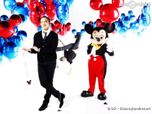 Nikos Aliagas aux côtés de Mickey