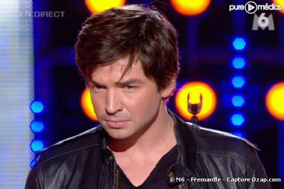 Cédric, candidat à Nouvelle Star 2008, lors du prime du 9 avril 2008.