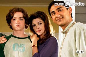 Dan Byrd, Amy Pietz et Adhir Kalyan dans "Aliens in America"