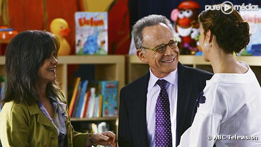Sally Field, Ron Rifkin et Rachel Griffiths dans "Brothers & Sisters"