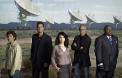  Robert Patrick Benedict, Brian Van Holt, Carla Gugino, Brent Spiner, Charles S. Dutton dans la série "Threshold : premier contact".