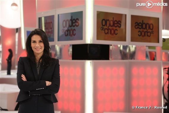 Marie Drucker sur le plateau du magazine "Ondes de choc".